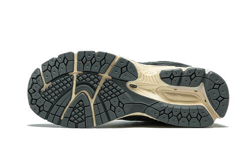 New Balance 2002R Black Dark Grey (M2002RBL) | TheSneakerWay