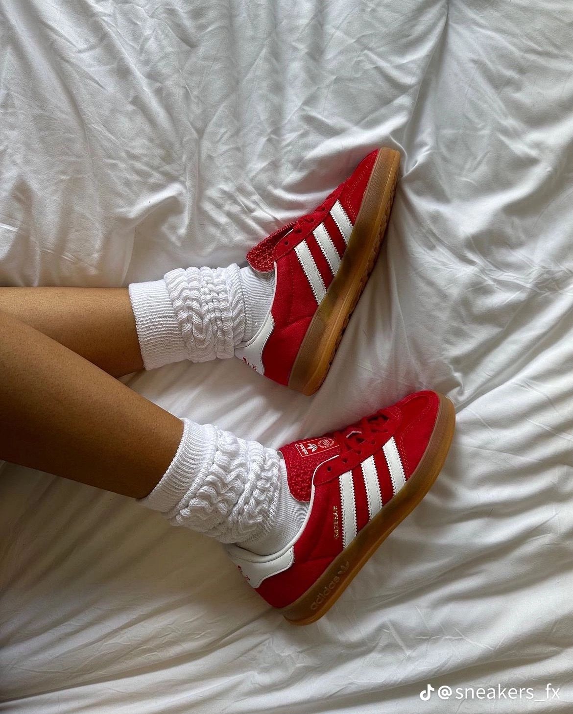 adidas Gazelle Indoor Scarlet Cloud White