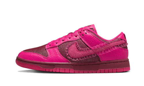 Nike Dunk Low Valentine's Day (2022) (Women's)