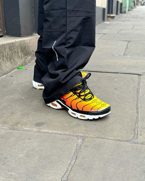 Nike Air Max Plus Sunset (2024) (HF0552-001) | TheSneakerWay