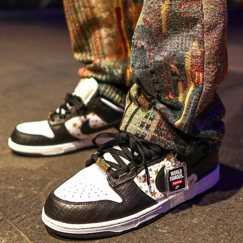 Nike SB Dunk Low Supreme Stars Black (2021) (DH3228-102) | TheSneakerWay
