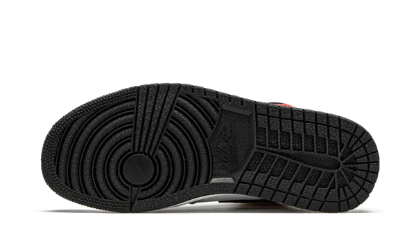 Jordan 1 Retro High Light Smoke Grey (555088-126) | TheSneakerWay